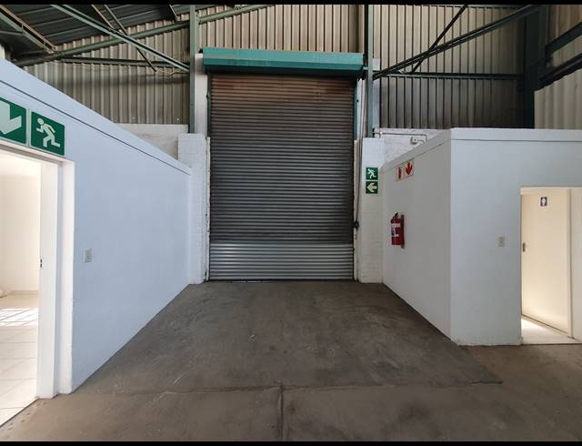 352M² WAREHOUSE TO LET IN CITY DEEP